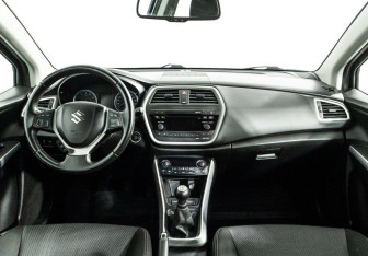 Подержанный автомобиль Suzuki SX4 Hatchback 2014 года (6 фото)