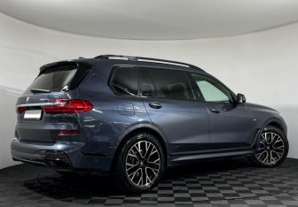 Подержанный автомобиль BMW X7 2020 года (2 фото)
