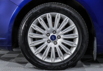 Подержанный автомобиль Ford Mondeo Sedan 2016 года (8 фото)