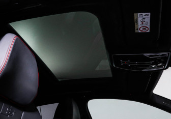 Подержанный автомобиль Audi S8 2023 года (18 фото)