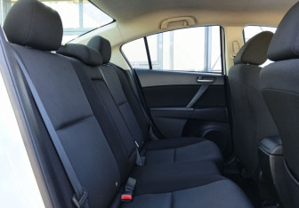 Подержанный автомобиль Mazda 3 Sedan 2011 года (20 фото)