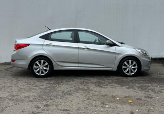 Подержанный автомобиль Hyundai Solaris Sedan 2014 года (4 фото)