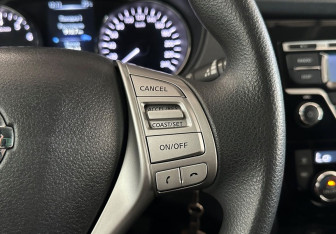Подержанный автомобиль Nissan X-Trail 2017 года (14 фото)