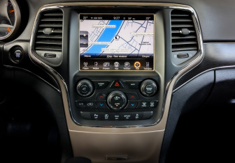 Подержанный автомобиль Jeep Grand Cherokee 2016 года (15 фото)