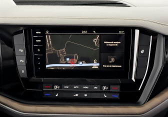 Подержанный автомобиль Volkswagen Touareg 2018 года (15 фото)