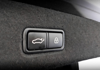 Подержанный автомобиль Kia K900 2019 года (29 фото)