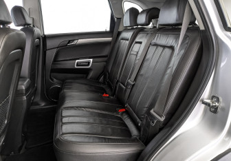 Подержанный автомобиль Opel Antara 2013 года (18 фото)