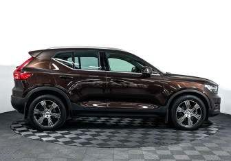 Подержанный автомобиль Volvo XC40 2019 года (4 фото)