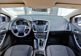 Подержанный автомобиль Ford Focus Hatchback 2013 года (11 фото)