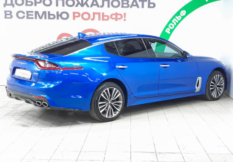 Подержанный автомобиль Kia Stinger 2018 года (4 фото)