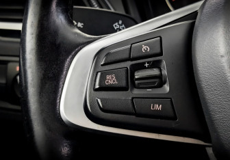 Подержанный автомобиль BMW X1 2017 года (28 фото)