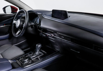 Подержанный автомобиль Mazda CX-30 2021 года (9 фото)