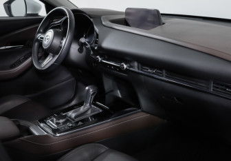 Подержанный автомобиль Mazda CX-30 2023 года (9 фото)