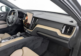 Новый Volvo XC60 2025 (9 фото)