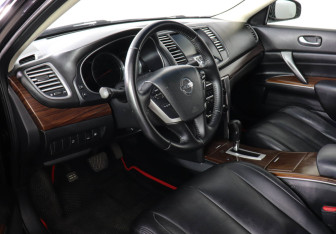 Подержанный автомобиль Nissan Teana 2010 года (9 фото)