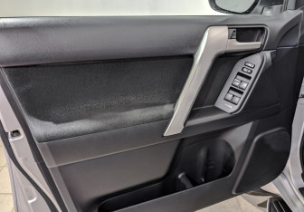 Подержанный автомобиль Toyota Land Cruiser Prado 2018 года (19 фото)