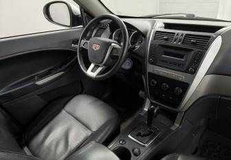 Подержанный автомобиль Geely Emgrand X7 2014 года (10 фото)