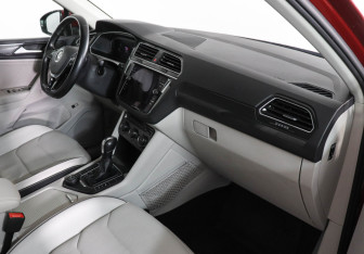 Подержанный автомобиль Volkswagen Tiguan 2020 года (10 фото)