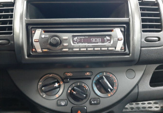 Подержанный автомобиль Nissan Note 2008 года (14 фото)