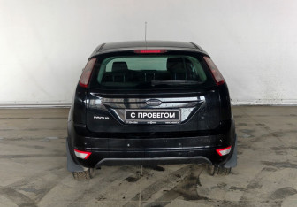 Подержанный автомобиль Ford Focus Hatchback 2011 года (5 фото)