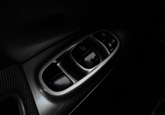 Подержанный автомобиль Nissan Juke 2014 года (14 фото)