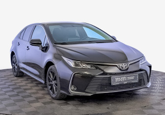 Подержанный автомобиль Toyota Corolla Sedan 2021 года (3 фото)