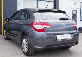 Подержанный автомобиль Citroen C4 Hatchback 2012 года (7 фото)