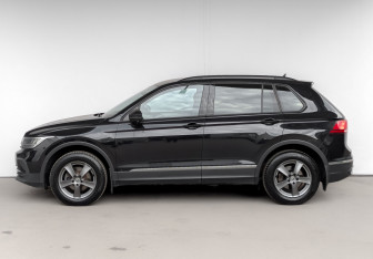 Подержанный автомобиль Volkswagen Tiguan 2021 года (8 фото)
