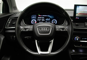 Подержанный автомобиль Audi Q5 2021 года (10 фото)