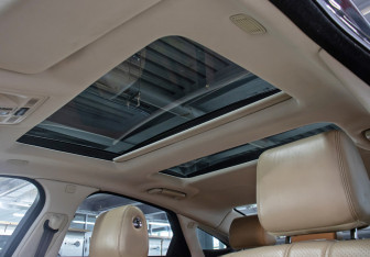 Подержанный автомобиль Jaguar XJ 2013 года (25 фото)