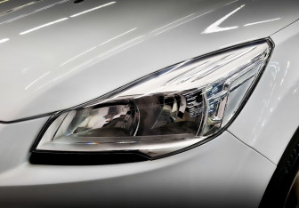 Подержанный автомобиль Ford Kuga 2015 года (18 фото)