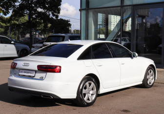 Подержанный автомобиль Audi A6 Sedan 2015 года (4 фото)