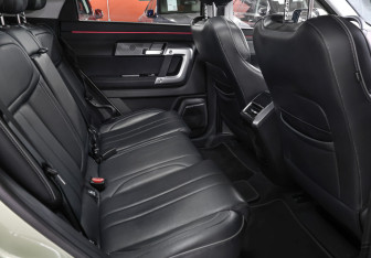 Подержанный автомобиль Jaecoo J7 2024 года (13 фото)