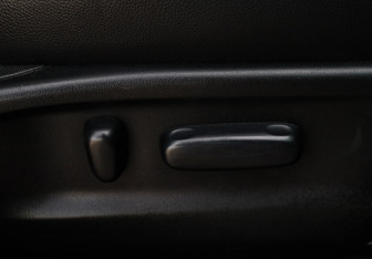 Подержанный автомобиль Toyota Venza 2013 года (13 фото)