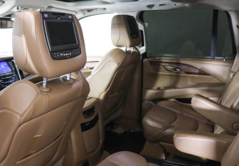 Подержанный автомобиль Cadillac Escalade Suv 2015 года (12 фото)