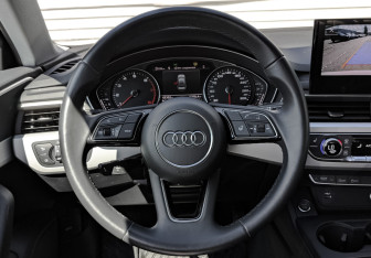 Подержанный автомобиль Audi A4 Sedan 2022 года (22 фото)