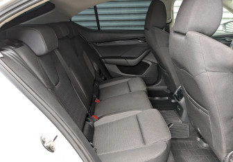 Подержанный автомобиль Skoda Octavia Liftback 2021 года (12 фото)