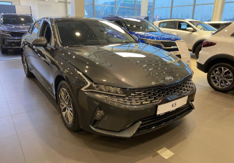 Новый Kia K5 2025 (2 фото)