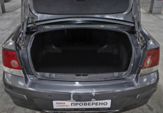 Подержанный автомобиль Opel Astra Sedan 2012 года (10 фото)