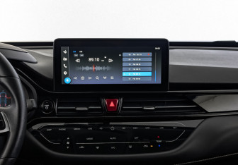 Подержанный автомобиль Москвич 3е 2023 года (17 фото)