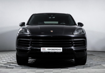 Подержанный автомобиль Porsche Cayenne 2020 года (2 фото)