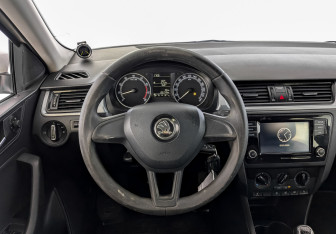 Подержанный автомобиль Skoda Rapid Liftback 2019 года (17 фото)