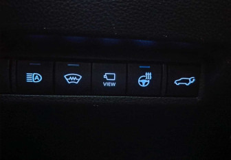 Подержанный автомобиль Toyota RAV4 2021 года (13 фото)