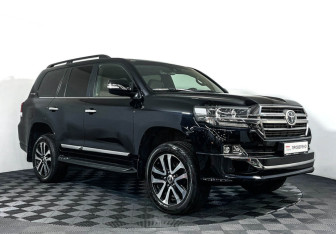 Подержанный автомобиль Toyota Land Cruiser Suv 2019 года (3 фото)