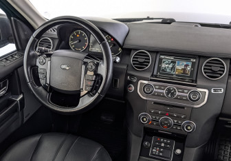 Подержанный автомобиль Land Rover Discovery 2016 года (30 фото)