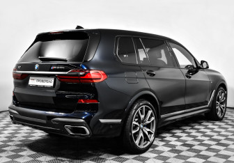 Подержанный автомобиль BMW X7 2019 года (5 фото)