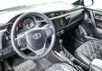 Подержанный автомобиль Toyota Corolla Sedan 2015 года (7 фото)