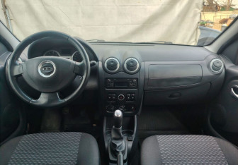 Подержанный автомобиль LADA (ВАЗ) Largus Wagon 2017 года (9 фото)