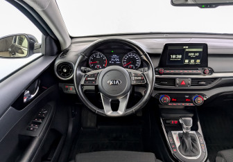 Подержанный автомобиль Kia Cerato Sedan 2021 года (21 фото)