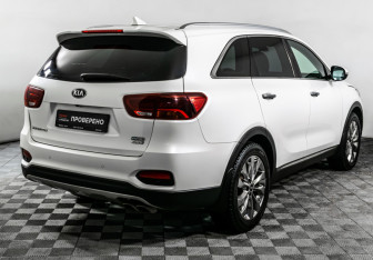 Подержанный автомобиль Kia Sorento 2019 года (5 фото)
